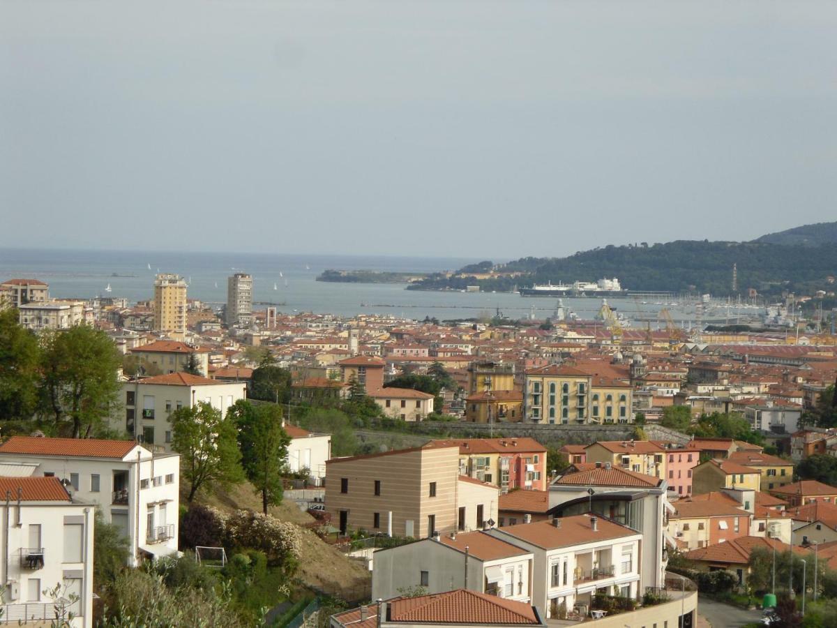 Apartment In The Green La Spezia Exterior foto